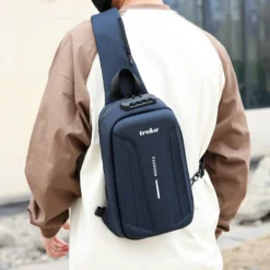 tui deo cheo nam phong cach the thao co khoa so in logo theo yeu cau 2