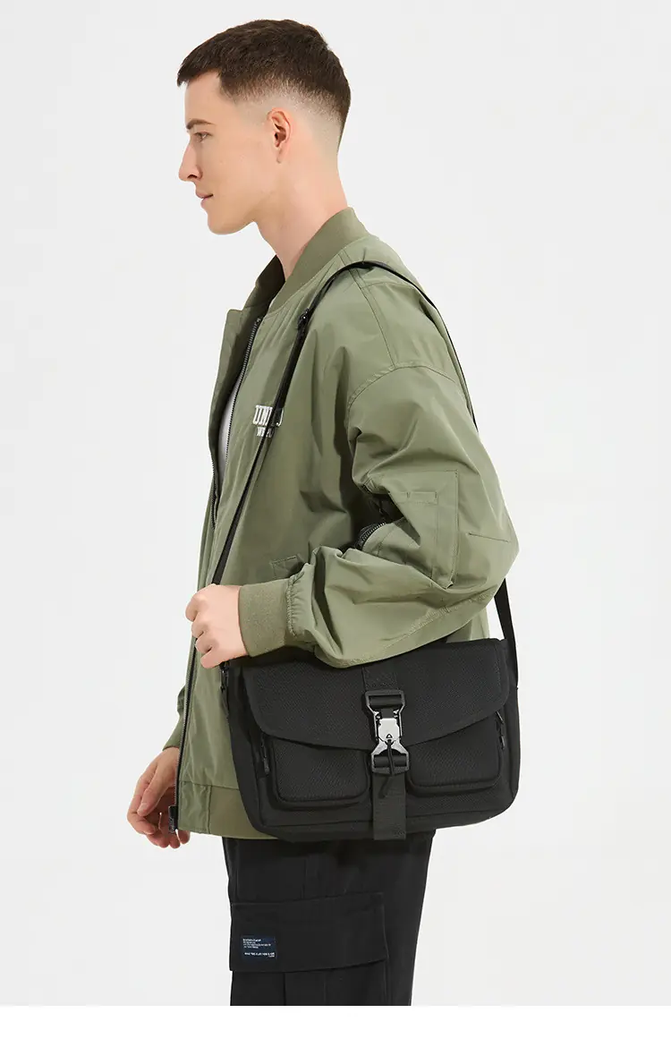 Túi đeo chéo nắp gài nam tối giản in logo theo yêu cầu tui deo cheo nap gai nam toi gian in logo theo yeu cau 11